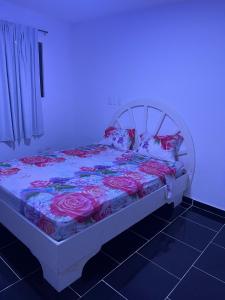 Postel nebo postele na pokoji v ubytování Chippi Chippi's Private 2 bedroom condo at Hotel Plaza Europa