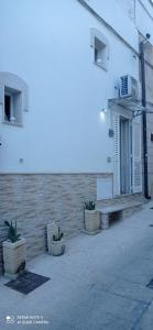 The building in which a vendégházakat is located