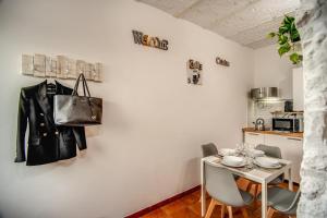 Kuchnia lub aneks kuchenny w obiekcie Colosseum Royal Apartment