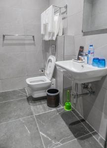 Bilik mandi di Isglo Hotels Ikoyi