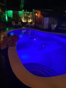 Bazén v ubytování Chalet Relax con piscina privada nebo v jeho okolí