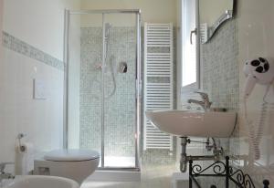 A bathroom at Le Stanze di Bacco