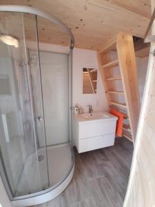 Koupelna v ubytování Ferienhütte Zetzhirsch + 28 fotografií