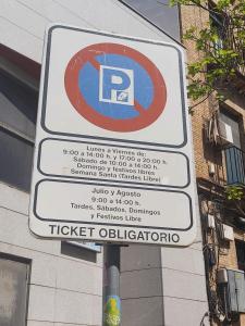 Misterhost San Bernardo Jardines de Murillo tanúsítványa, márkajelzése vagy díja