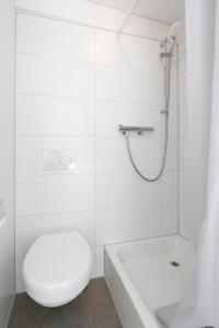 Bilik mandi di Hotel Untertor - 24H Self Check-in