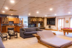 Gallery image of The Hive Lodge-with views of the Smokies in Whittier