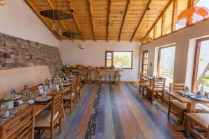 Restaurace v ubytování Seclude Ramgarh Willows + 37 fotografií