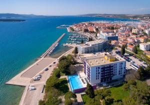 Pohľad z vtáčej perspektívy na ubytovanie Hotel Adriatic