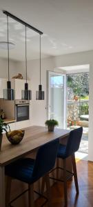 Kuchyň nebo kuchyňský kout v ubytování Apartments Davorka