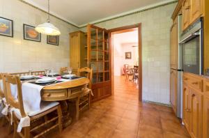 Kuchyňa alebo kuchynka v ubytovaní Villa SEMBAT by Mallorca Villa Selection