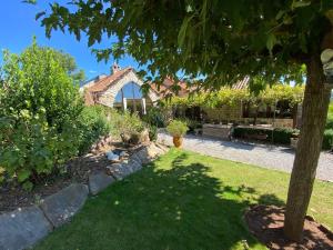 B&B Maison des Etoiles Chambre d'hôtes Adult Only外面的花园