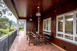 A balcony or terrace at Casa Manuela, a 8 km de la playa VV-1966-AS