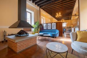 Posezení v ubytování Hotel Cetina Palacio Ayala Berganza