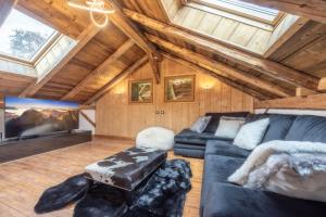 Część wypoczynkowa w obiekcie Luxury Chalet Morzine with stunning mountain views