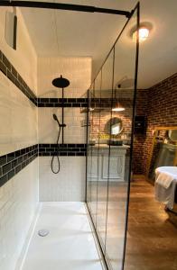 Ένα μπάνιο στο Serendipity Eymet B&B +48 φωτογραφίες