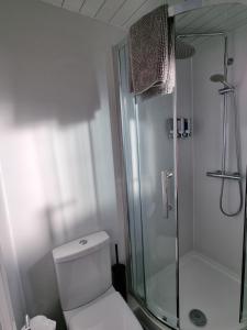 Granada Apartments Queen's Promenade的一间浴室