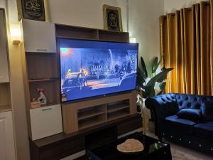 TV a/nebo společenská místnost v ubytování HOMESTAY SYAABAN Kamunting Taiping Batu Kurau Ulu Sepetang