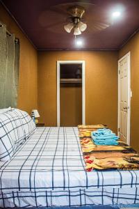 Letto o letti in una camera di Mr, Crab Apartment