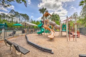 Gallery image of Cheery Condo with Community Pool and Waterslide! in Pine Bluff