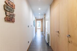 Zdjęcie z galerii obiektu NEW! Lovely 3-Bedroom Loft in Bilbao w mieście Bilbao