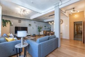 Część wypoczynkowa w obiekcie NEW! Lovely 3-Bedroom Loft in Bilbao