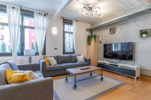 Telewizja i/lub zestaw kina domowego w obiekcie NEW! Lovely 3-Bedroom Loft in Bilbao