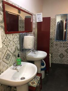 Baðherbergi á Lua Lua Hostel Las Palmas
