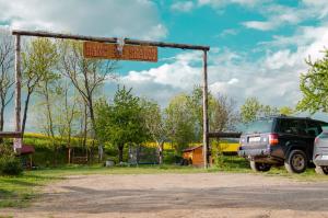 Foto de la galería de Cozy caravan next to minizoo en Třebívlice 4 fotos más