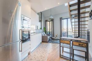 Zdjęcie z galerii obiektu RETIRO LUXURY PENTHOUSE, By Presidence Rentals w Madrycie