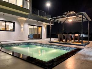 Gallery image of Regency Farm House With Pvt Swimming Pool Surat in Surat