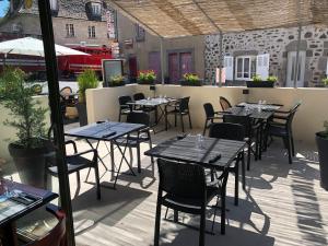 Gallery image of Logis Hôtel Le Relais Des Remparts in Allanche