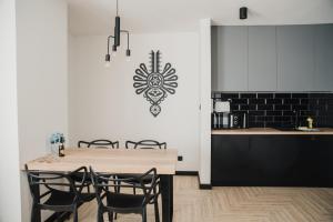 Dapur atau dapur kecil di apartament Czorsztyn WIDOK - pierwsza linia brzegowa - 3 piętro - widok na jezioro -