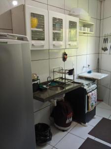 Porto dos Lencóis - Chalé Tipo Apartamento的厨房或小厨房