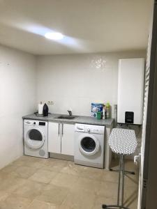 A kitchen or kitchenette at Manilva Townhouse with spectacular views of Gibraltar