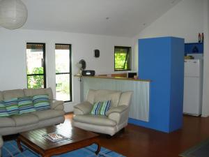 Kuchyň nebo kuchyňský kout v ubytování 43 Satinwood Drive Rainbow Shores
