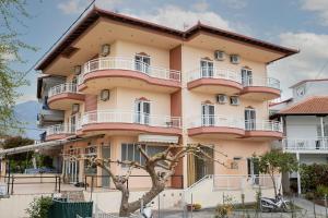 The building in which az apartmanhoteleket is located