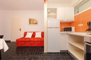 Apartment Promajna tesisinde mutfak veya mini mutfak
