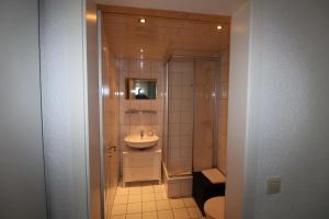 Un baño de Ferienhof Wiesenblick 27 fotos más
