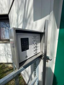 a microwave oven on the side of a building at SOVEA Hotel - Braunau in Braunau am Inn