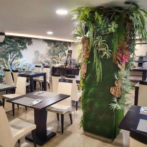 Restaurace v ubytování Royal Nayef