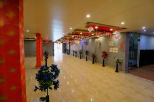 Gallery image of FabHotel A One Noida Sector 11 in Noida