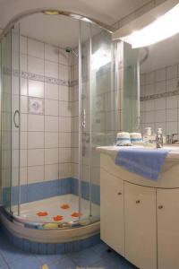 Kúpeľňa v ubytovaní Lovely & Cozy Apartment with Magnificent Sea View, near the center