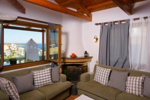Posedenie v ubytovaní Lovely & Cozy Apartment with Magnificent Sea View, near the center