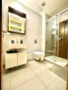 Koupelna v ubytování Cozy modern apartment 60m2 in Central Prague :)