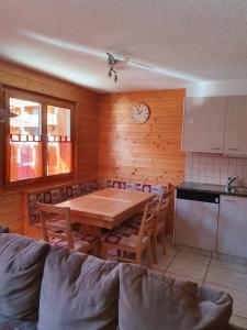 Kuchyň nebo kuchyňský kout v ubytování Appartement Orchis