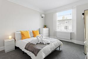 Gallery image of Admirals Place - Contemporary Townhouse With Spacious and Flexible Accommodation in Torquay