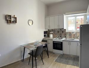 Nhà bếp/bếp nhỏ tại Antigoni's Studio Cozy Private Apartment