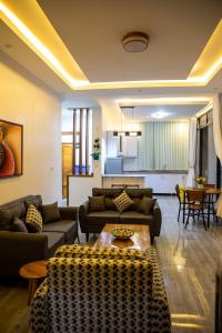 Гостиная зона в IKAZE APARTMENTS