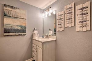 Fotografie z fotogalerie ubytování Private Boat Dock Bright Lake Ozark Home! v destinaci Lake Ozark + 29 fotografií