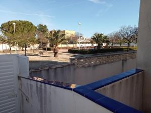Zdjęcie z galerii obiektu PLAYA ALMARDA CORINTO, PISCINA, WIFI,2 TERRAZAS, BARBACOA,TRANQUILo w mieście Sagunto